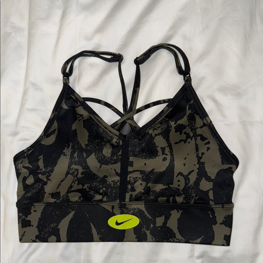 NEVER WORN - NO TAG Nike Black and Green Strappy Sports Bra